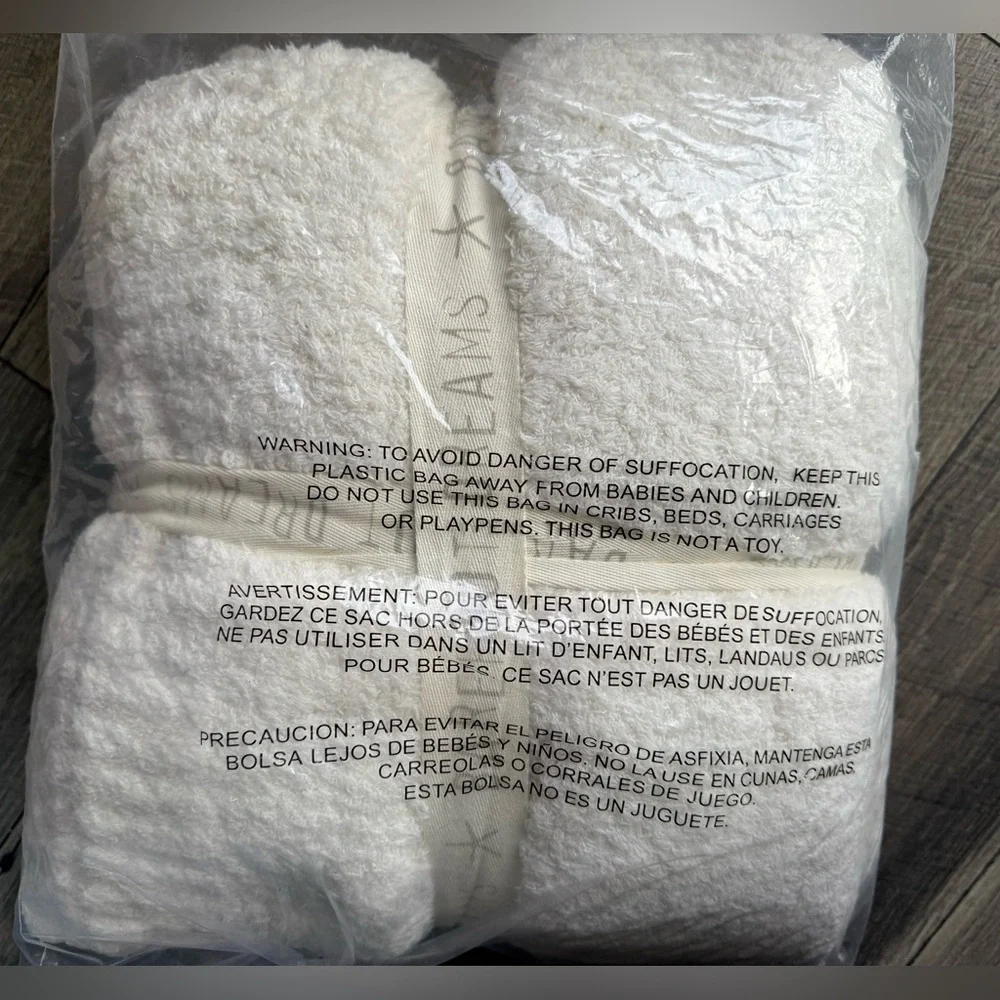 NWT Jeopardy! Barefoot Dreams Cream Throw Blanket Blue Lettering